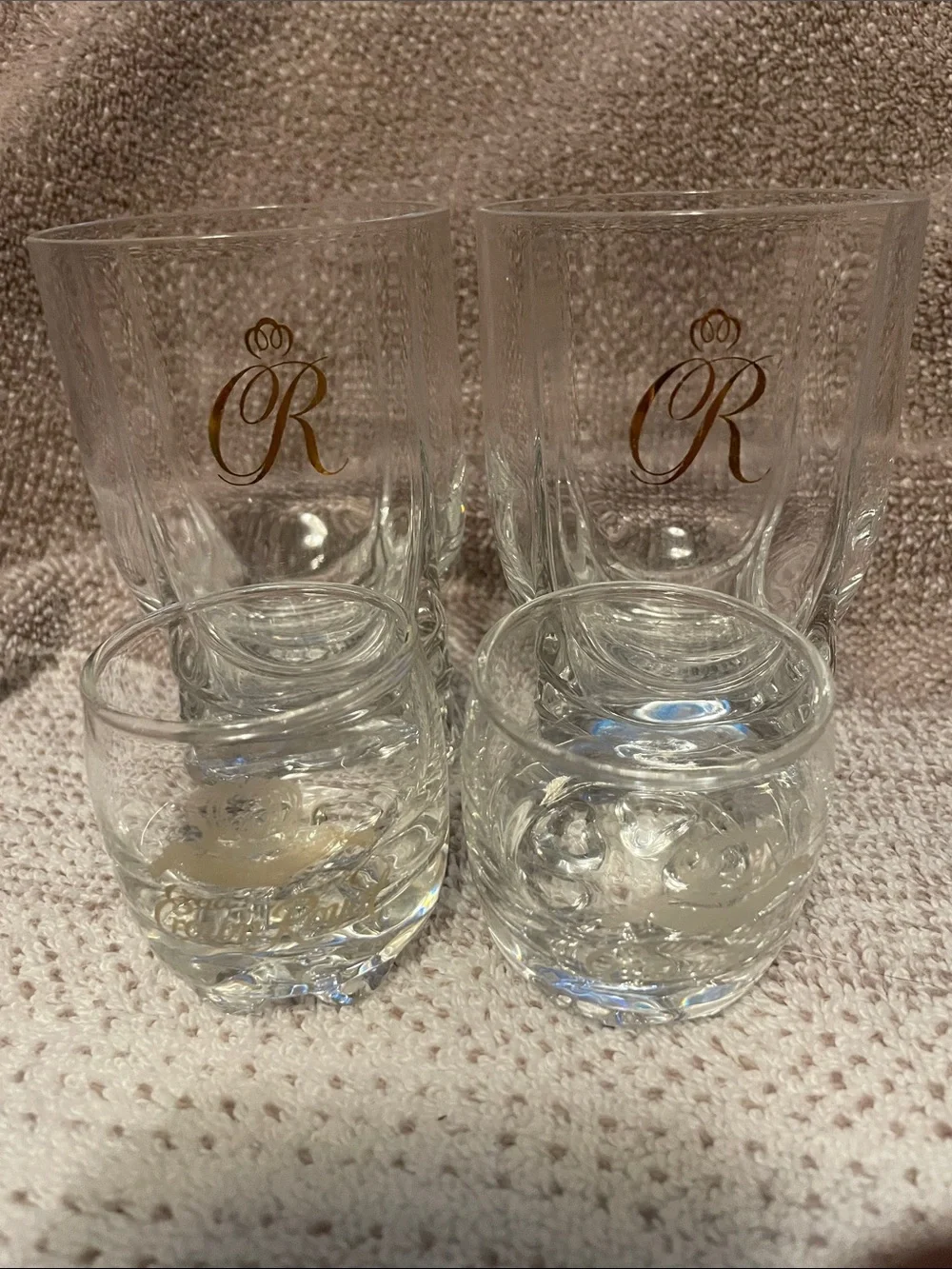 Crown Royal / 2 whiskey glasses & 2shot glasses with Gold Monogram R - Clear